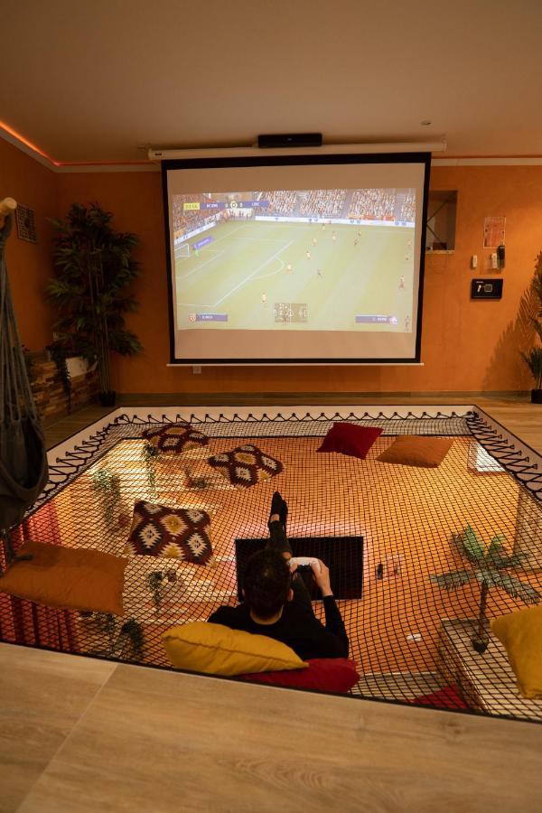 Capsule Marrakech I Chicha I Sauna I Balneo I Console Ps5 I Cinema Trith-Saint-Leger Bagian luar foto